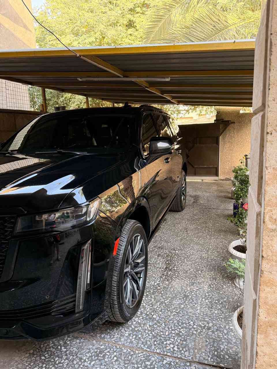 سيارة كاديلاك اسكاليد 2022 من شركة المنصور مكفولة كفالة عامة فول مواصفات ماعده مقاعد التدليك و شاشات خلفية رقم بغداد خصوصي / الموقع بغداد حي الجهاد 
الستفسار الاتصال على رقم ‭0770 284 5012‬ 
السعر /75000$ @ + مراوس 24 اذا تواجد
