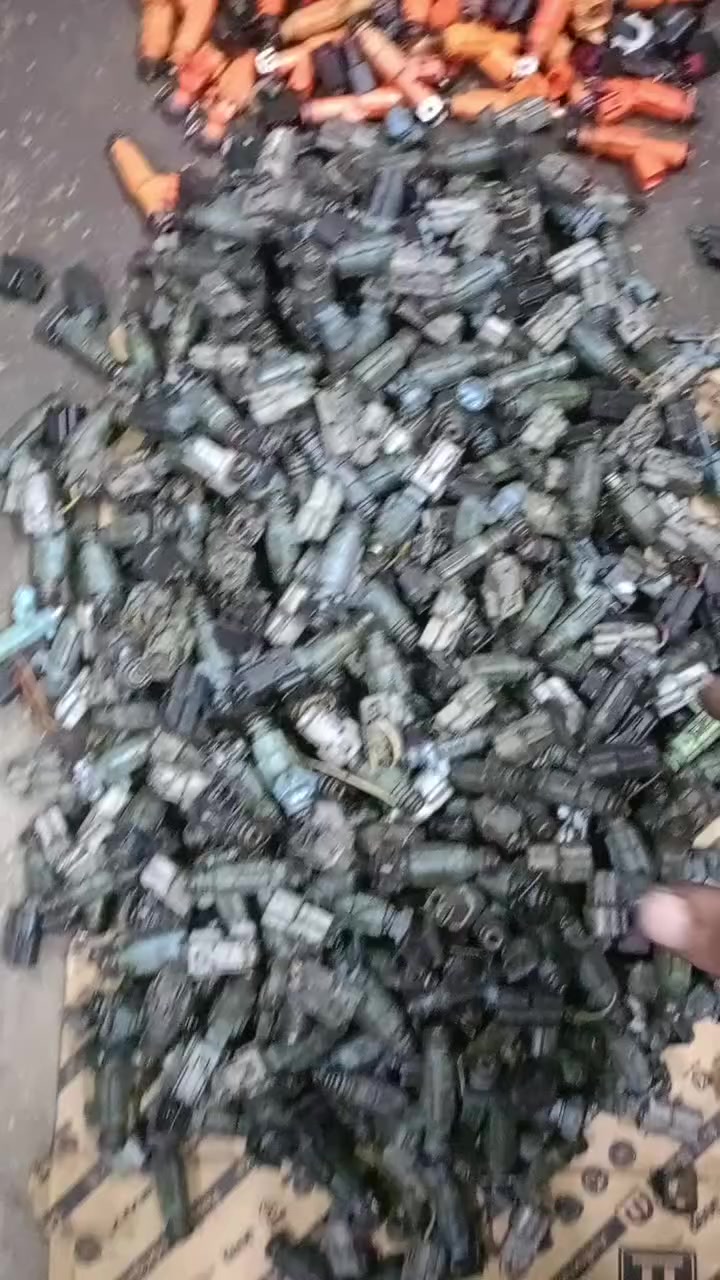 نوزلات 1600  تفصيخ حاويه شرط النظافه وشرط الفحص سعر التخم 25 مع التوصيل
عنواني بغداد الجديده
***********
