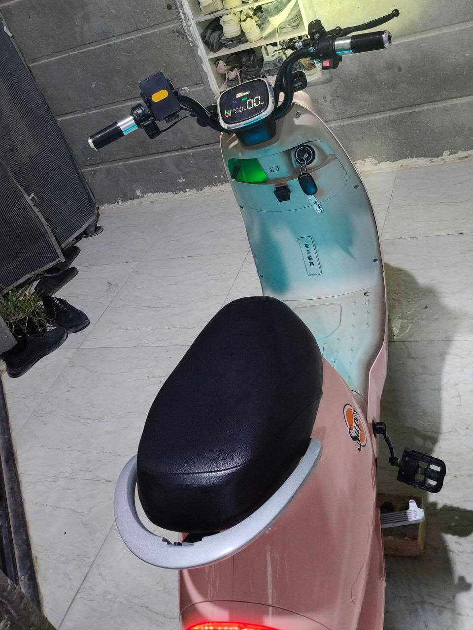 السلام عليكم ورحمة الله وبركاته
دراجه شحن نوع عبد الحليم للبيع او مراوس ار تسعه

مواصفات لايت عالي ناصي هورن تايرات جدد اشاير يمنه يسره دراجه كلشش نضيفه موديل 2025 بطارياته ونلي 36 امبير انتاج 2025 الشهر ال5 يعني دراجه مفوله من جميع النواحي تمشيك اكثر من 70 كيلو السعر 360 وبيه مجال قليل للتواصل واتساب ***********
