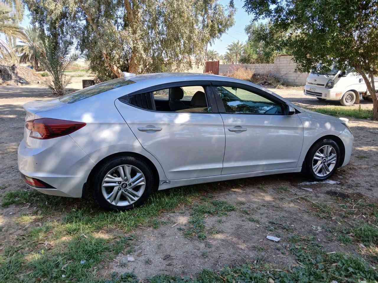 للبيع النترا وارد أمريكي موديل ٢٠١٩ رقم بغداد الدوالي الجديد بسمي هزة وسنويه ورقم كله جديده حادثها بنيد فقط بدون دواخل والباقي كفاله من الصبغ والضربه والفتح موصفات كامرة خلفية دواره حساسات خلفيه رادارات جانبيه تحكم ستيرن جهتين شاشه كبيره كير اي تي المرغوب مكينه كير على شركه مامفتوحات تبريد ثلج محرك٢٠٠٠دوش السعر ١٣٠ وبيها مجال*********** مكان السيارة بغداد المحمودية
