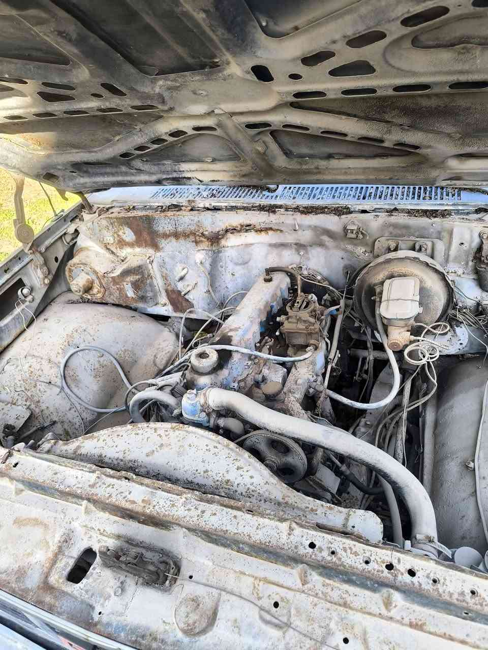 السلام عليكم للبيع تفصيخ شفر موديل 85 رقم بغداد مااندل راعيها مكاني بغداد محرك 6 عالي شغال كير عادي شاص مكفول 
***********
