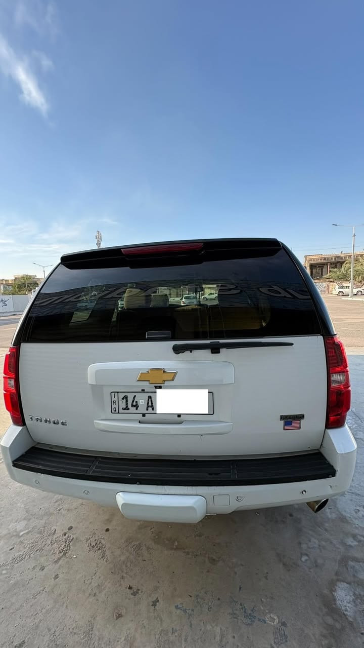 السلام عليكم تاهو 2013 بتره السياره نضيفه وحلوه وجديده وما راكضه كفاله من الكص والسرقه والعشاير والانتربول الموقع بصره السعر 110 وبيها مجال للشراي 
للاستفسار ***********
