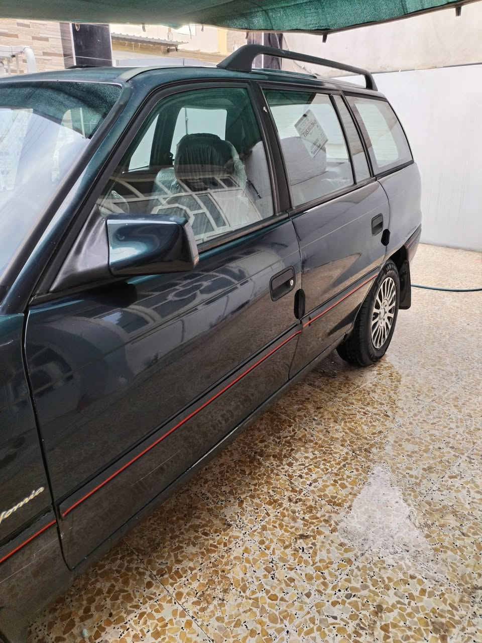 استرا ٩٤
حجم١٦

سنوية بأسمي رقم نينوى لل٢٠٢٨

بيها كابون بانزين 

سيارة بدون صبغ  بوند مبدل فقط

تدفئة شغالة وبشرط

التبريد موجودة كاملة غراضة الراديتر والكمبريسر بس ماشغال

 طخم تايرات جديد باتري جديد

مكينة وكير شرط

قفل مركزي ع ريمونت

دوشمة جديدة

سيارة كاملة وسيباية مالها موجودة وياها فتبم احتياط 

ابيعها تحويل فقط وكالة مااسوي

سعرها 53

***********

***********
