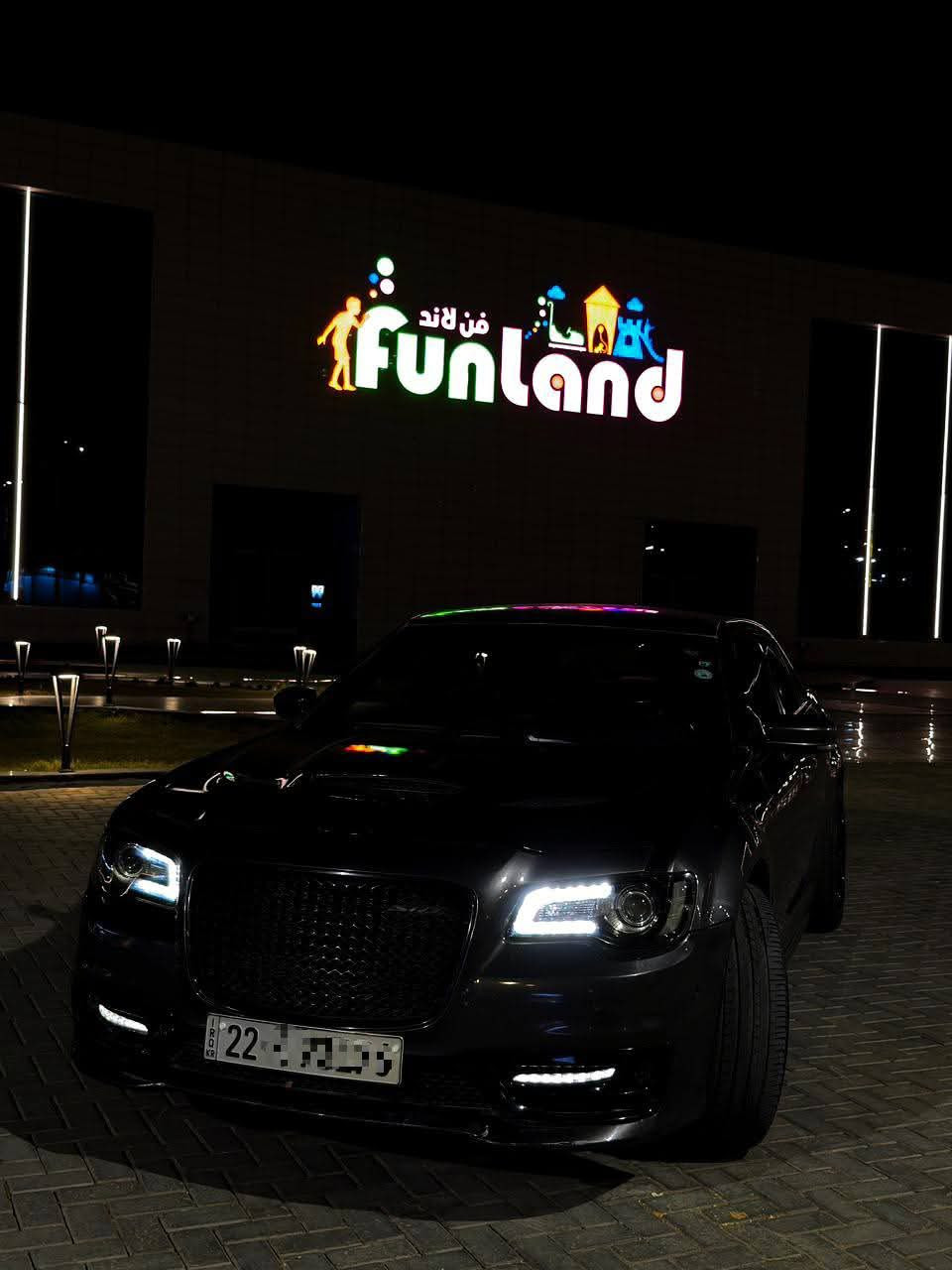 اوباما 300S الموديل: 2021
الفئة: S تو ويل
المحرك: V8 سعة 5700
الوارد: امريكي 
الحالة: كلين تايتل فقط سرقه الدعاميه الاماميه و الخلفيه بدون ايرباك بدون صبغ بدون تبديل كل الايرباكات سليمه
البنيد محدثه للجماليه الاصلي موجود اذا تريده شخط مابي
الباقي كله مكفول 
كير و محرك كفاله 
الممشى: 66 ألف ميل حقيقي بشرط
رقم السيارة: اربيل و السنويه بأسمي تحويل مباشر
المواصفات:
1- فئة S فول مواصفات بدون فتحه
2- بصمة تشغيل
3- برده خلفيه اوتو
4- شفتات ستيرن
5- نظام سبورت
6- كشنات جلد احمر أصل S
7- كشنات كهرباء و خزن
8- كشنات تدفئة و تبريد
9- تدفئة ستيرن
10- مثبت سرعة
11- كاميرا خلفية
12- مرايا جانبية هيتر
13- حساسات اماميه و خلفيه 
14- دخول ذكي (بصمة)
15-ويل قياس 20 نجمه خسفه قوية
16- سقف رولز متغير الالوان
17- مري قلاب اوتو
وباقي مواصفات فئة S المعروفة
السياره كلش نظيفه و كلش معتني بيها و الصور كدامك تجي تشوفها بعينك و تحكم

السياره ستوك مبقيها على وضع الشركه بدون اي برمجه و بدون اي شي حتى حجر البيئه موجود
مكان السياره كربلاء
سعرها $285 وبيها مجال للشراي اتصل وتدلل:
***********
