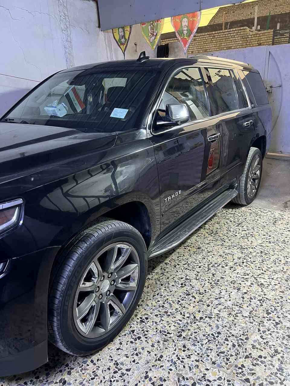 سلام عليكم  تاهو موديل امريكي حادث بدون ارباك مديل 2015فول مواصفات LTZ رقم بغداد وعنوان بغداد مدينه الصدر .   السياره مكينه وكير. وتختم تاير. وراديتر ام الربع سروات قبل كم يوم شديتها بل جيس. تخم زنون اصلي.  سياره. حته فتحه مال بانزين مسويلها وحاطلها عبوه اصليه احتياط سياره مال جناي وفول موصفات السعر. 315$     اتصل.  ***********
