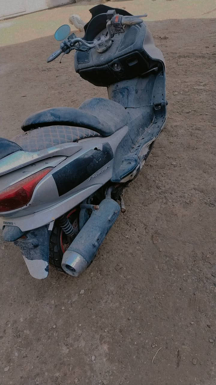 سلام عليكم دراجه فورزه🏍️09عوزه بصمه محترك ولباتري مكينته لاتنقيص التبخير دواجه صارله شهر واكفه تايراته جدد فتبم جديد  اسعر 450 وبيه مجاله لطيبين متوازي عله بعته لتواصل بي واساب ***********
