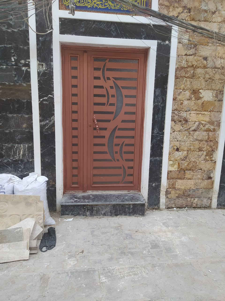 صباغ ابواب وشبابيك ***********
