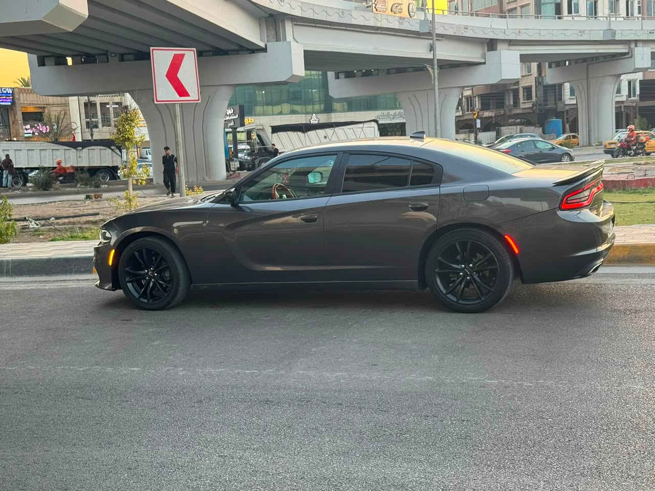 السلام عليكم
جارجر 2016 sxt تو ويل للبيع السعر 145$
حادثه بامريكا جاملغ السايق وبنيد وبل عراق جاملغ عكس سايق 
سياره طاك بيه ايرباك عكس السايق فقط 
مواصفات sxt معرفه تشغيل عن بعد
شاشه جبيره تدفئه كشنات  كشنات مخمل 
سياره جاهزه من كلشي قبل شهرين شادله مكينه جديده 
كفاله كير ومكينه تبريد ثلاجه راديترات جدد
ويل 20 رياضي وكلشي موضوح بل صوره 
سياره رقم بابل انكليزي مشروع وطني تحويل وين يعجبك 
مكان السياره بغداد الدوره 
رقم التلفون للستفسار:***********
