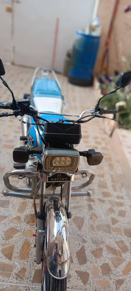 دراجه نوع سويلنك (ايراني ) 
حجم 150
موديل 2023 نشاط خير من الله 
الدراجه نضيفة مثل ما موضح بل صور 
السعر = 700 الف وبيها مجال بسيط 
رقم الهاتف : *********** رقم بي واتس او اتصال 
عنوانه :  القائم ناحية الكرابلة
