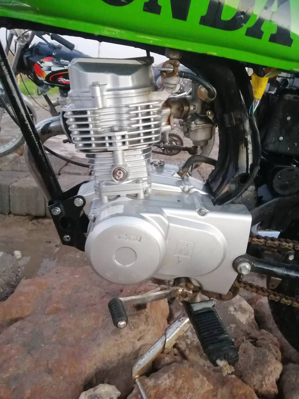 دراجه نامه للبيع تعمير 24كلك كلك  محرك نامه اصلي 
سعر 450وبيه مجال مكان ناصريه  ع لحولي جديد رقمي***********
