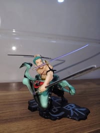 مجسم زورو • ١٧ سم • ٣ سيوف متحركة