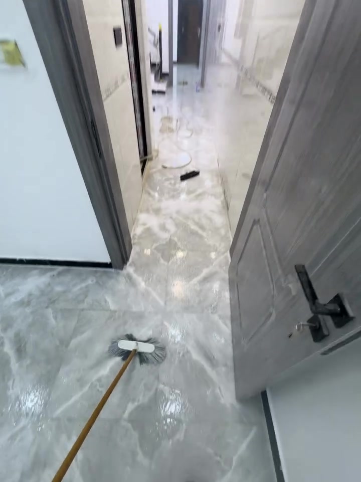 🏠 للبيع بيت بناء حديث فول مواصفات - مدينة الصدر 🏠ملحضه اذا مراوس بنص قطعه هم اروس بل قطاعات البديا 

يا الله يا كريم  
بيت جديد صارنه ٢٠ يوم ساكنين بي البيت حديث نظام مودرن وتشطيب درجة أولى ✨

📍 العنوان: بغداد - مدينة الصدر - قطاع 28 - خلف سيد صروط  
📐 المساحة: 72م - نص قطعة - قاطين بناء  
💰 السعر: 145 مليون وبي مجال للشراي الصدگ

✅ مواصفات البيت: نضام نترنيت دفن نضام سبالت دفن نضام بواري كلا دفن البيت كامل مكمل 
بناء حديث توه ساكنين بي البيت صب مسلح
نظام حديث أبواب تركية + جام مثلج + سبوت لايت
تأسيس كهرباء ضمان الكهربئيات ٢٥ سنه وماي جديد كامل
الصبغ والبورسلين بعدة جديد، البيت يلمع مثل ما بالصورة
الموقع حلو قريب على الشارع العام اول فرع خلف سيد صروط منطقة معروفة

البيت مناسب للعرسان أو عائلا.

للإستفسار والمعاينة الاتصال على الرقم. *********** متوفر وتساب كذالك X  
ملاحظة: الاتصال للشراي الجاد
