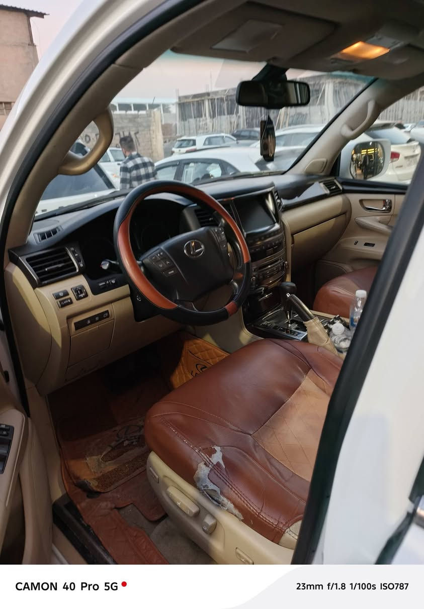 لگزز موديل 2010 الفول مواصفات محرك كير مكفول وغير مفتوح s سبورت اعلى فئه واعلى مواصفات
سياره وضع الشركه جدا نظيفه تراي مال زيرو سياره ما ناقصه شي 

بيها صبغ اثر شخط جهة السكن داير الجاملغ الامامي والخلفي صبغ وبين البابين صبغ 

السياره خاليه من الرصعات والخدوش 

هاتف ***********

سعر 

297
