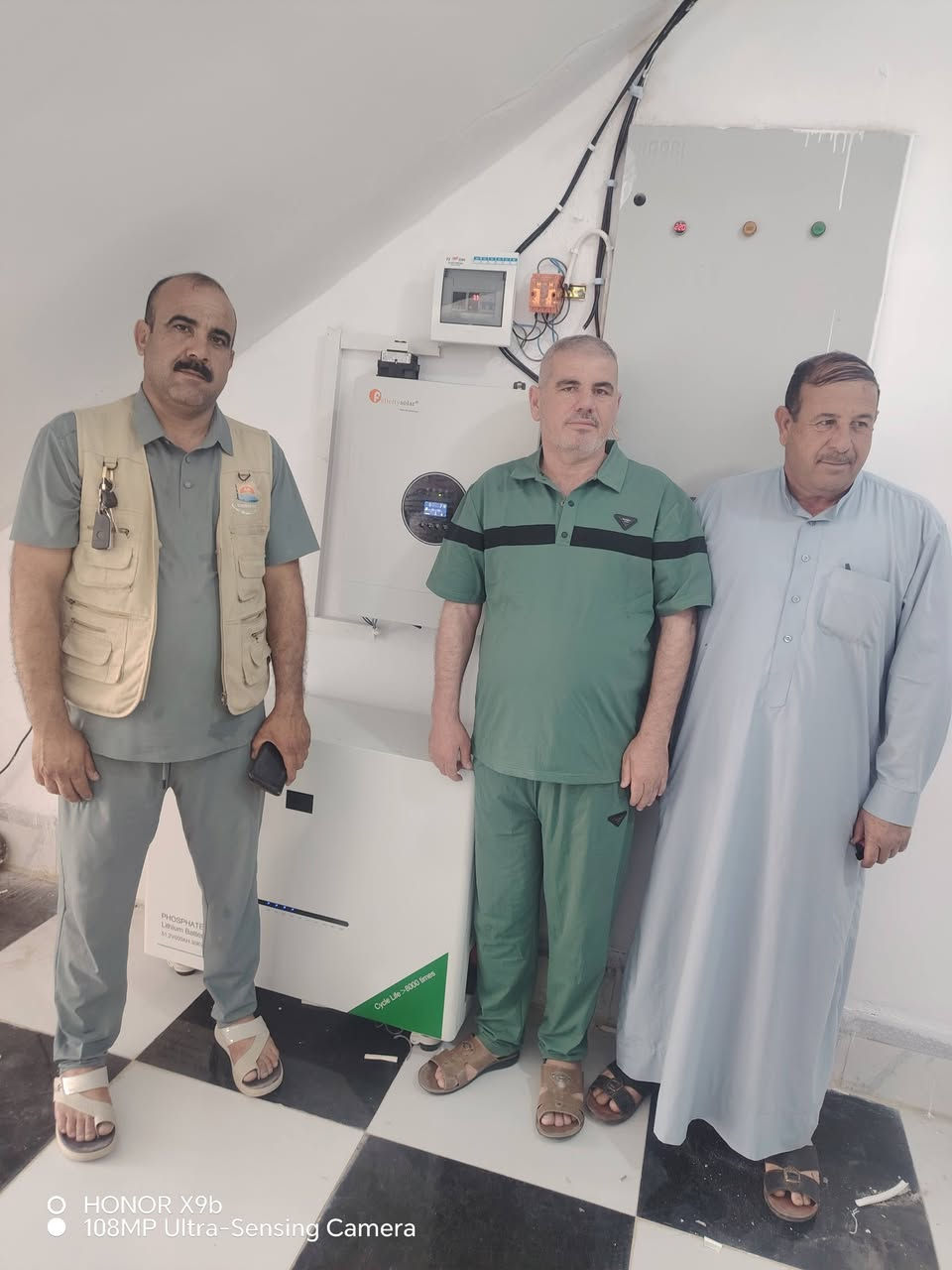 تم بفضل الله
تجهيز منظومة طاقه شمسية ☀️☀️الأخ(دكتور علي ) 

 في كركوك (عمل شعبي _الفرقة الخامسة)

#تجهيز منضومة

  مجمع طبي (30) امبير نهاراً بالاضافة الى (30) امبير ليلاً 

مكونات المنظومة :

✅️ الواح لونجي  بضمان 15سنه

✅️جهاز انفيرتر  ضمان سنه

✅️بطارية ليثيوم /ضمان 5سنه

🚦🚦🚦🚦🚦🚦

بتاريخ/2026/5/22

🚦🚦🚦🚦🚦

#مكتب الخليفة للطاقة الشمسية 

العنوان:كركوك _الحويجة-ناحية الرياض_مفرق الكفاح 

💥💥💥💥💥💥💥💥💥💥

#للاستفسار   ***********.
