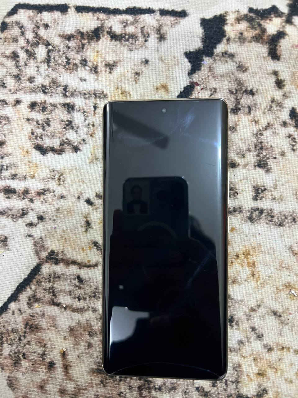 السلام عليكم
للبيع
انفكس هوت 30 ذاكره 256 جهاز نضيف ويا  كارتونه فقط 
بي ضربه بسيطه بالشاشة ممبينه اصلا
سعره 200 وبي 
مكاني كوت شراي اتصل ***********
