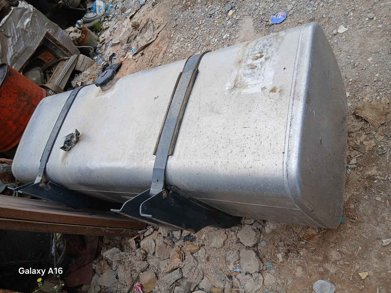 سلام عليكم شباب تاني كاز مال اكتروس ٦٠٠ لتر طويل الماني اصلي كامل هو والقواعد للستفسار ***********
