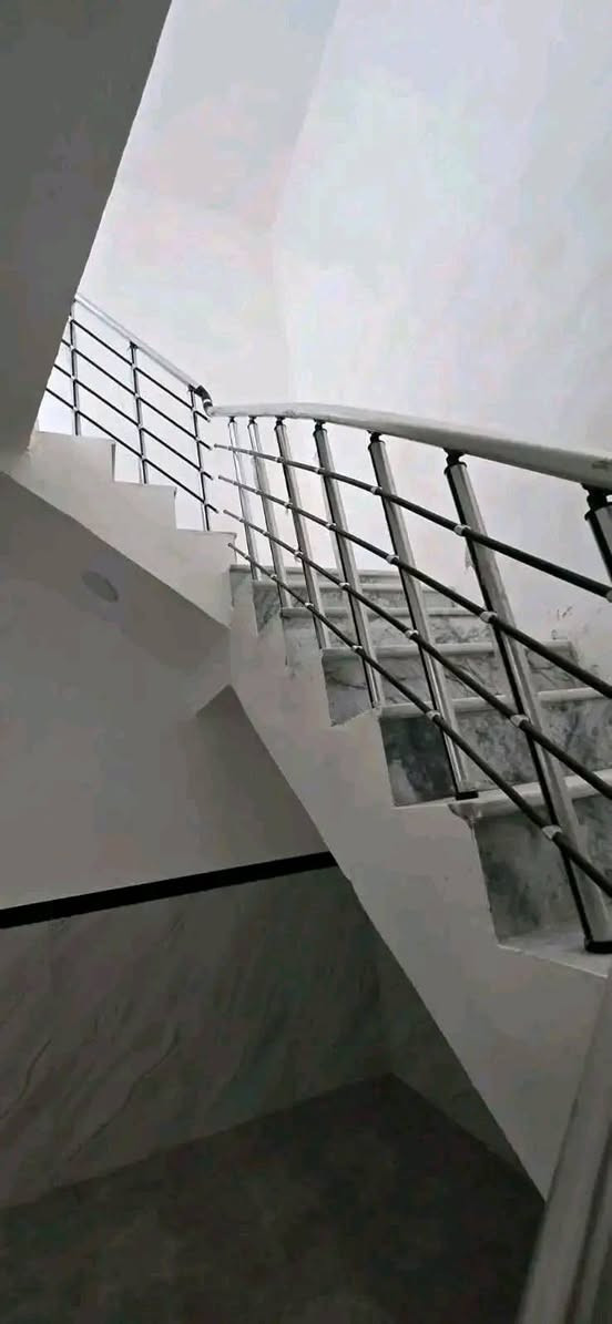 دا🏡ر(مشتملان) للــــــــــبےـعےـ  🖊،( قيد الانشاء ) 
المساحه 100 متر( 5×20)
«العنوان» الشيشان مقابل الصحفيين قرب سايدين الموضفين 
~"يتكون"~ الدار من 🌹طرمه🔑 استقبال 🔑ممر 🔑مطبخ🔑 صاله 🔑غرفه نوم 🔑🧲
للاستفسار الاتصال على ☎️ ***********☎️
