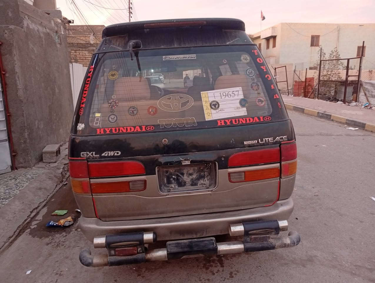 سلام عليكم فارة للبيع نظيفة مكينة شرط كير نظيف صدر جديد كهربائياتهة كلهة شغالة رقم نجف حمل محول انكليزي باقي بس على الاستلام اللوحات سعر 28بيهة مجال قليل مكاني بغداد الحسينية ***********
