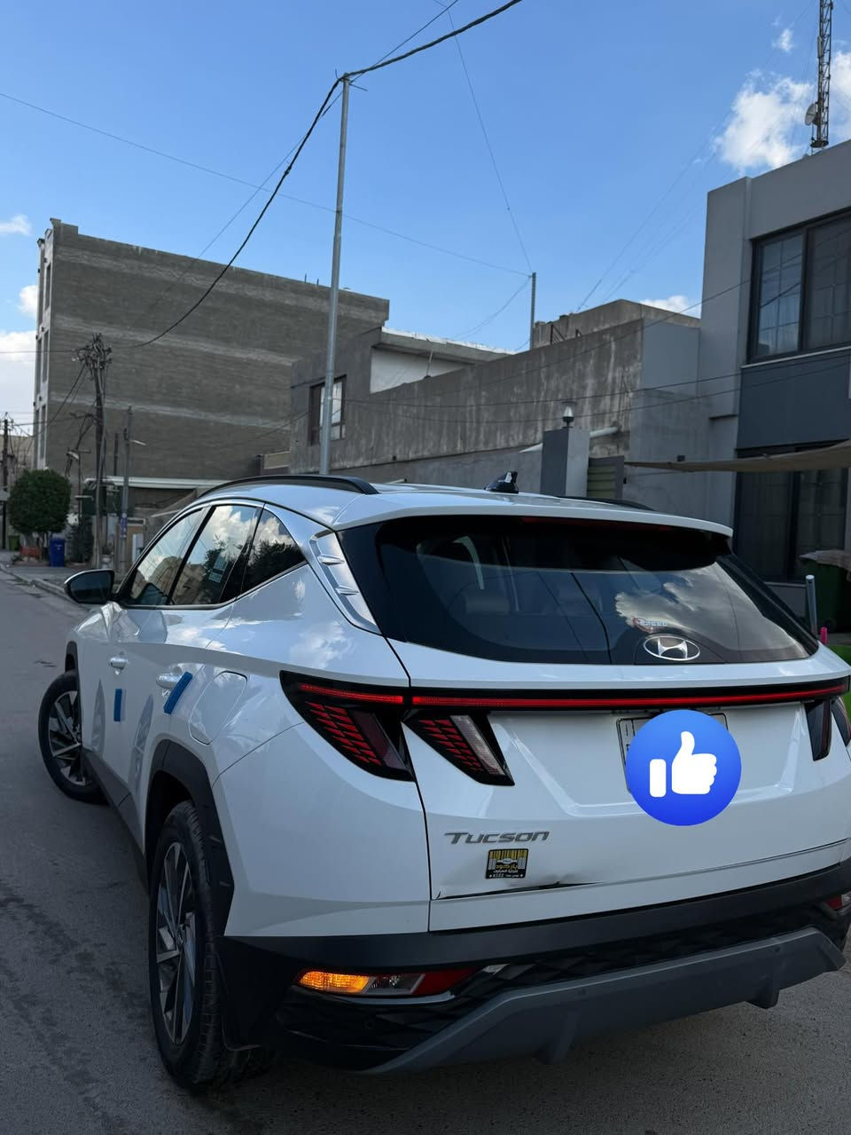 السلام عليكم توكسان موديل 2023  ابيض اللون
ماشية 33 الف
المواصفات
بصمة
ثلاث أنظمة قيادة Normal Eco Sport
حساس امامي خلفي
هاند بريك بصمة
كاميرا خلفية
شاشة 
حساس انخفاض الايطار 
عداد سرعة 
مانع تزحلق 
بردات خلفية وصندوق
شحن لاسلكي
نقطتين شحن بلخلف 

وباقي المواصفات المعروفة

السيارة بيها طخة خفيفة بلجهة خلفي مثل ماموجود بلصورة والباقي كفالة عامة 
سعر السيارة 210
للاستفسار الآتصال على الرقم: ***********
