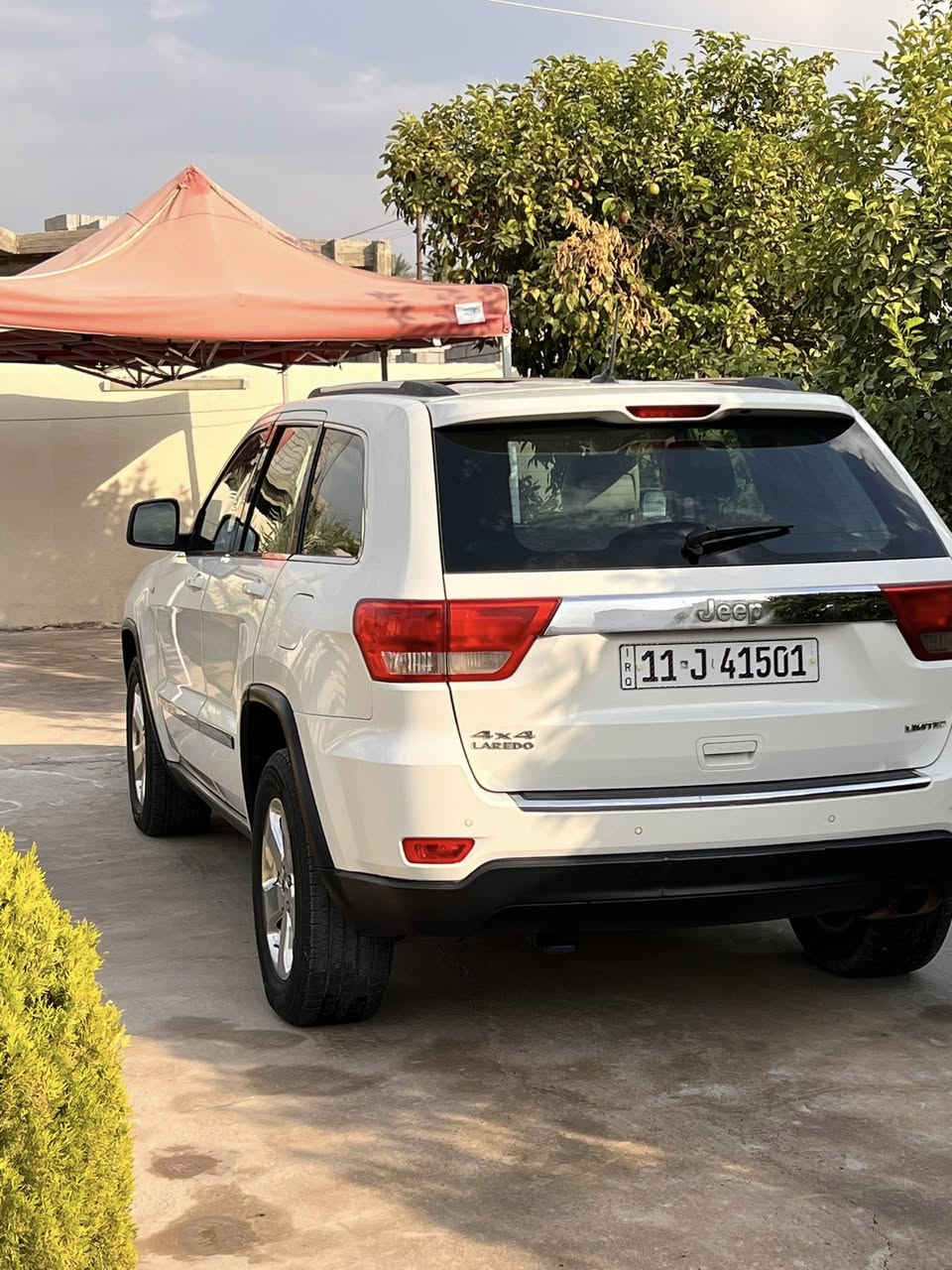 سلام عليكم جيب 2012خليجي فول مواصفات رقم بغداد دولي باسمي كفالة عامة بدون صبغ بدون تبديل بدون بارد ماشية 200الف حقيقي مال جناي 
السعر 185 مجال بسيط جدا 
عنواني صلاح الدين قضاء الضلوعية ***********
سيارة على البلاد مكينة كير كلها مكفولة
