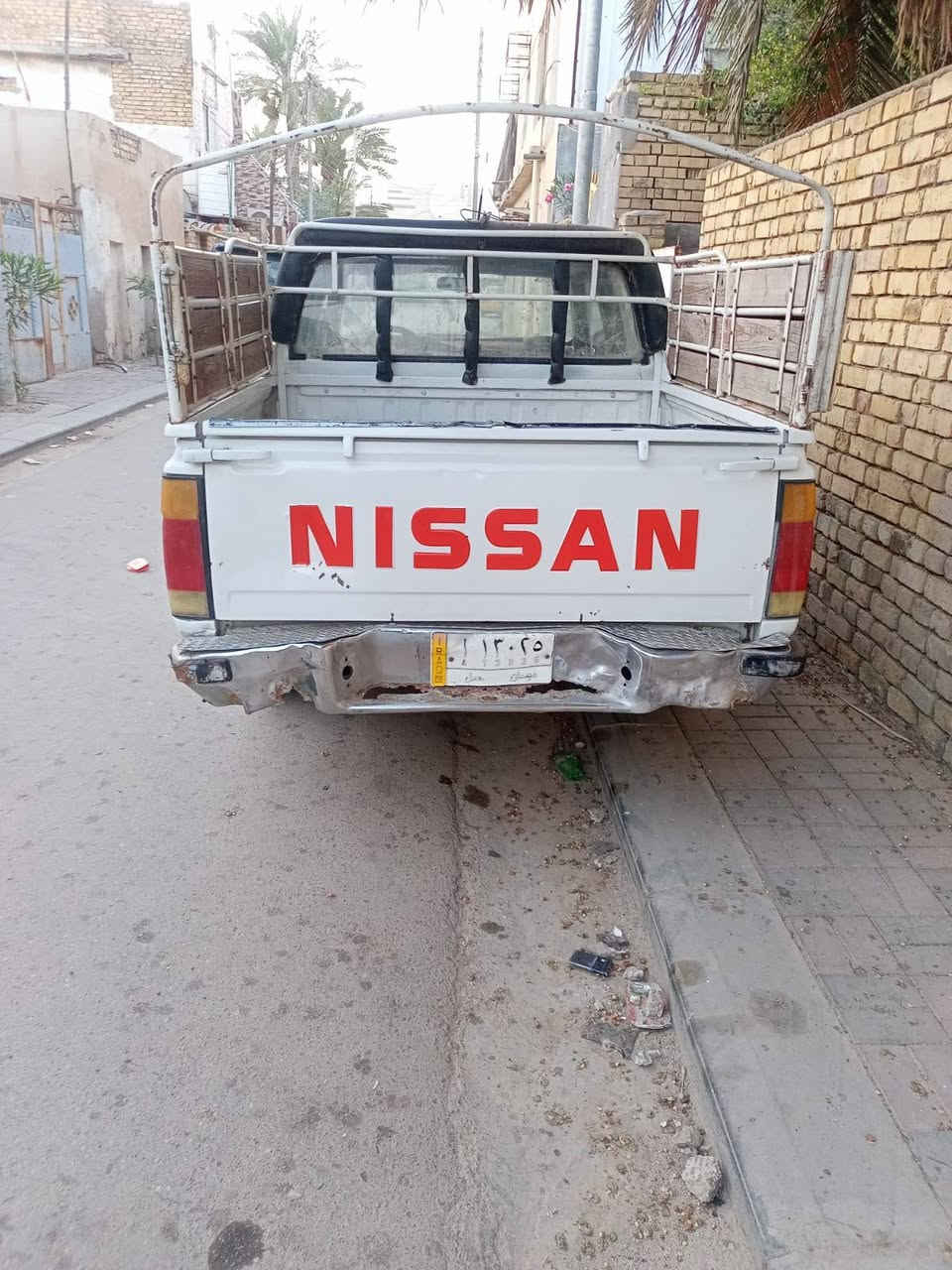 السلام عليكم بيكم نيسان مديل92 معمره تعميره حلوه رقم ميسان تحويل مكينه ونجي رياضي كير عادي خير من الله بس الرابع يفلت وبريشر مال البريك *********** 
واتساب مفتوح
