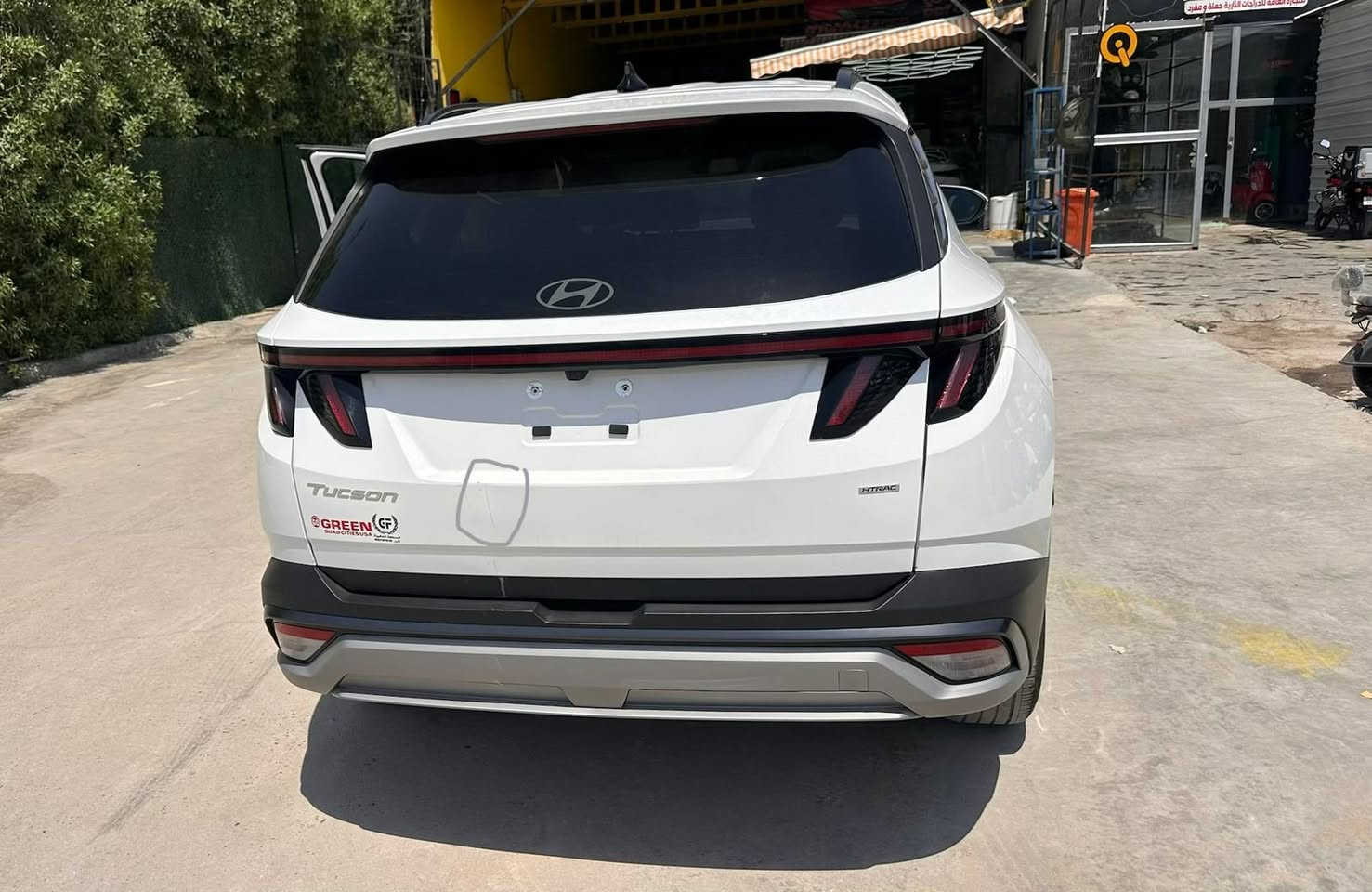 هيونداي توسان 2025 sel sport وارد امريكي دخول جديد 
السيارة فول مواصفات ماشية 21 الف محرك 2500 بانزين
-فتحة 
-شاشة متصلة
-فور ويل
-اربعة انظمة قيادة 
-تحكمات ستيرن
-سياقة ذاتية 
-كير 8 سرعات اوتو هولد بريك دكمة واطفاء وتشغيل ذاتي اوتو ستوب
-داخل جلد ملكي كشن وجنطة كهرباء 
هواية بيها مواصفات 
حادثها تبديل بنيد فقط صور حادث بالمنشور نفس لون والجنطة بيها بارد على كد اصبعين والقمارة هم رصعة صغيرة مال نقل مأشر عليهم بالصور مال نقل مصلحة كاملة السيارة 
مكان السيارة بغداد السعر 189 بيها مجال بدون رقم السيارة .
اعتذر عن المراوس 
للاستفسار الاتصال 
*********** بغداد, العراق

