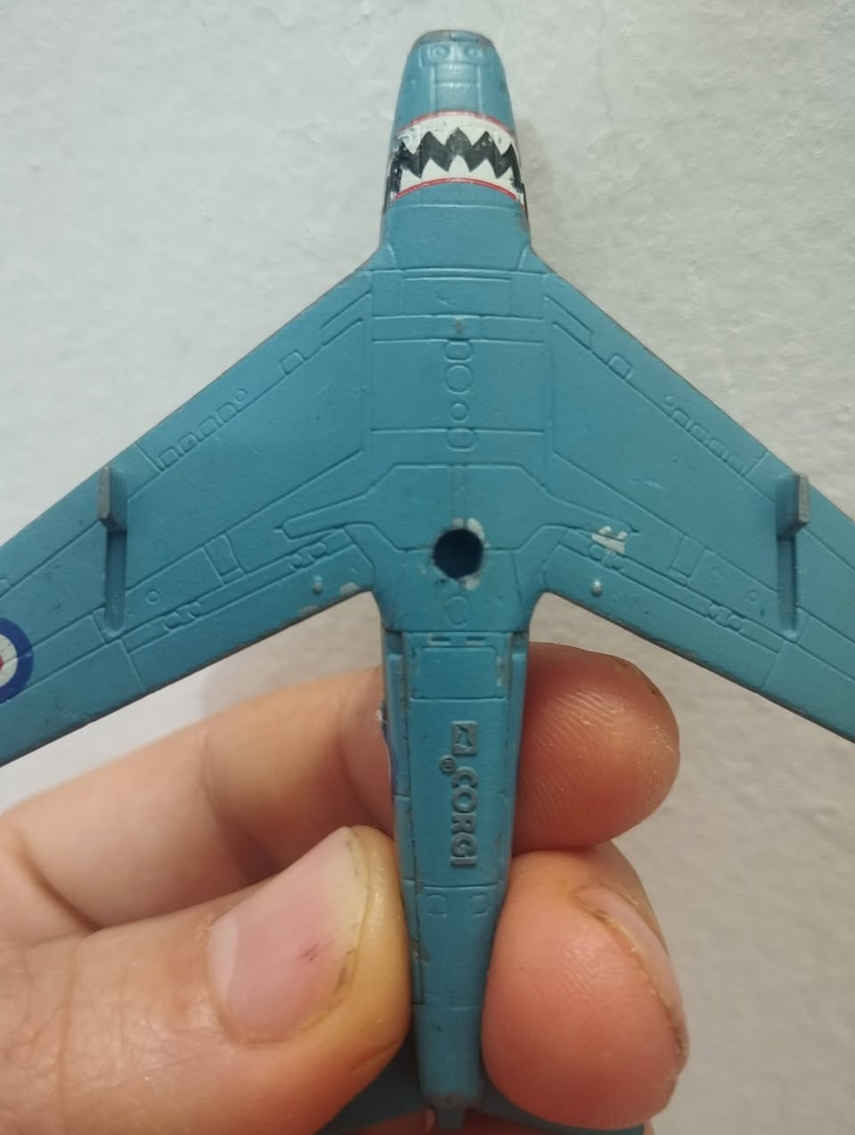 طائرة حربية  حديد نموذج من شركة كورجي.


**إذا كنت صاحب هذا الإعلان وتريد حذفه لأي سبب، رجاءا أرسل رسالة إلى الدعم الفني**