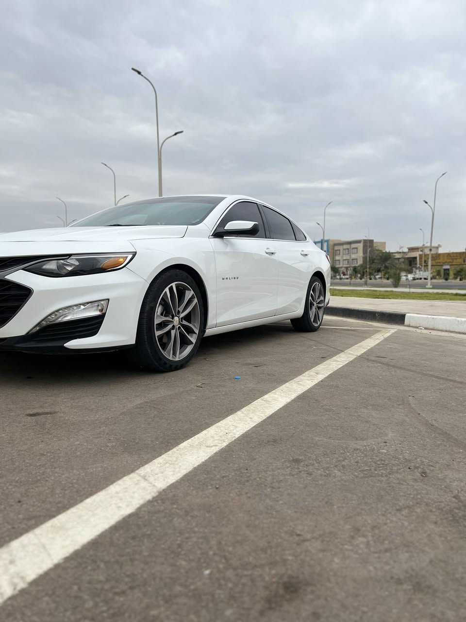 السلام عليكم.
ماليبو 2022 حره بغداد باسمي
حادثه بنيد فقط بدون ايرباك
المواصفات LT
4 بصمات
تبريد قطعتين
تدفئة كشنات وباقي مواصفات الLT
ويل بريمير اصلي
ماشيه50 ميل
بيه كارت بالجاملغ الخلفي اثر شخط
السياره نضيفه بمعنى الكلمه ومعتني بيها كلش
عليها تضليل كامل مع الجامه الاماميه امريكي اصلي
وين ماتعطل ذبهه وتعال اخذ فلوسك😁
السعر137 وبيه مجال قليل
*********** واتساب فقط
