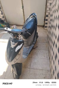 دراجه ماكس للبيع دراجه شغاله وتمشي بس بيها خمده بالكبريتر ابيع كوم حدي...