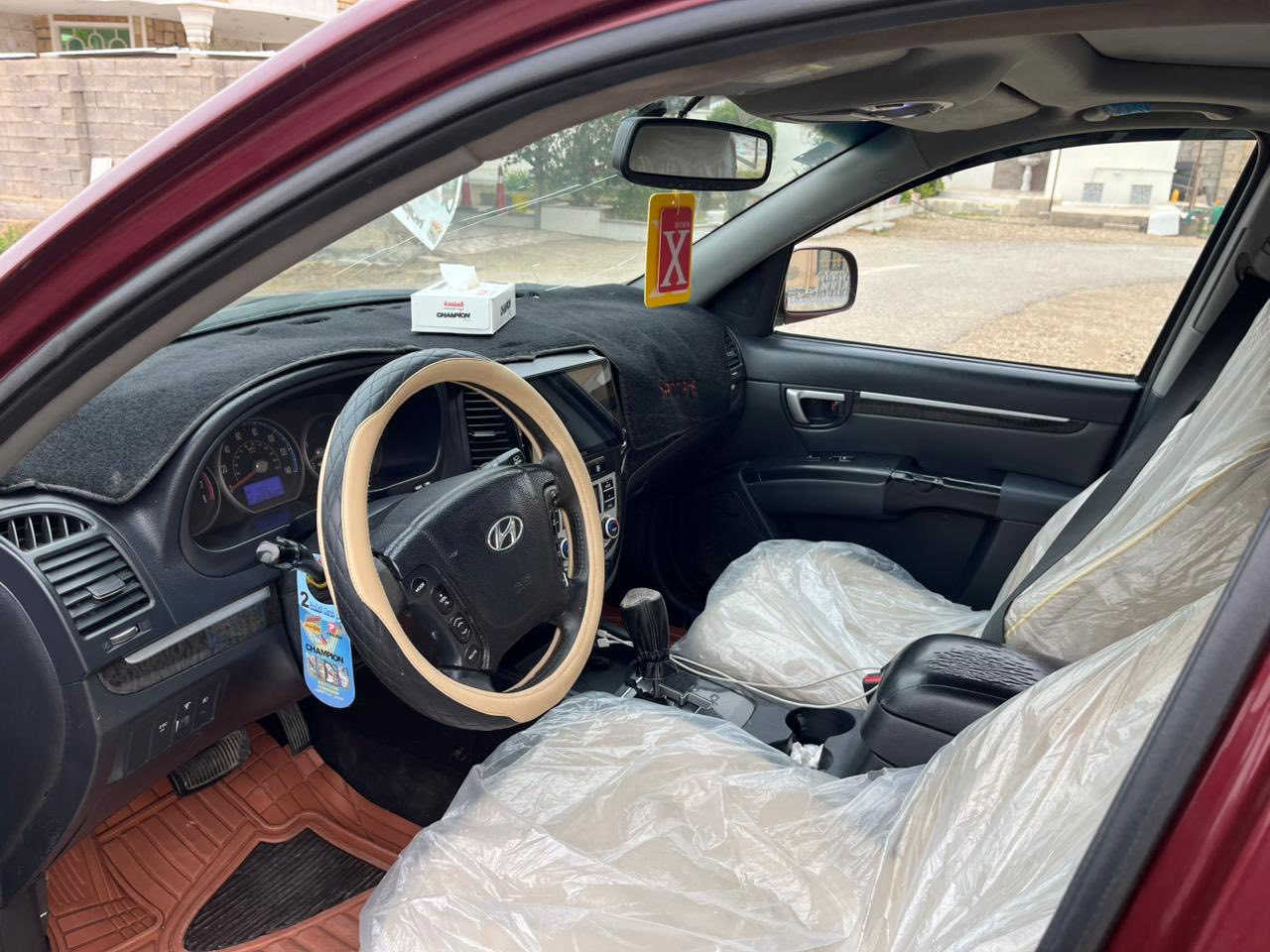 السلام عليكم
هونداي سنتافيا 2009 فوول عدا البصمه . 
رقم انبار تحويل مباشر .
6سلندر 3500. محرك ، كير بحالة جيدة جداً.
السياره ليبل واحد . عدا تبديل جاملغ امامي جهة السكن . بدون دواخل . 
الباب الخلفي جهة السكن صبغ بالمكان المحدد بسبب الجراد. 
بيع أو مراوس . 
السعر 132 ورقه.
للاستفسار الاتصال على الرقم/ ***********
