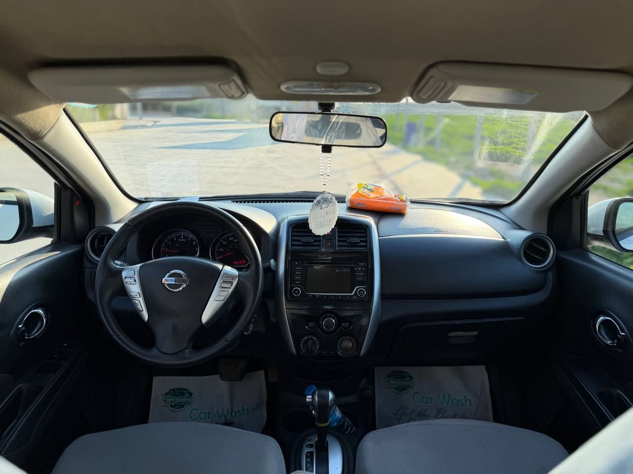 السلام عليكم 
للبيع نيسان فيرسا 
موديل:2017
ويل كروم 
شاشه+كامره
تحكم ستيرن جهتين 
بلاجكتور يدات نيكل 
رقم سليمانية سنويه جديد حد 2031
هزه جديد شرط تحويل او وكاله 
بطاقة بانزين موجود 
گير محرك بشرط 
جاملغ خلفي صبغ+نص باب خلفي سكن صبغ بلادي بدون تبديل قطع البلادي 
السعر:95$وبيها مجال 
رقم صاحب السيارة :***********
مكان السيارة كركوك
