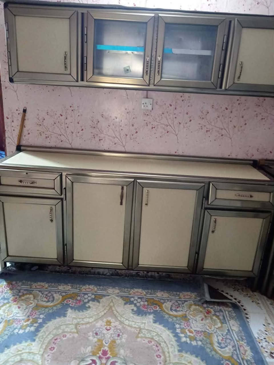 للبيع كاونتر ٤قطع بدون سنك نضيف كلش اخو جديد سعر ٣٥٠ وبيه مجال مكاني كربلاء ***********
