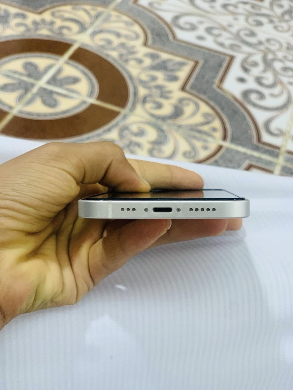 السلام عليكم                                                                      ايفون 12عادي 
ذاكره 128
بطاريه 97بلادي 
دبل سيم كارت 
جهاز كلشي ما مبدل بي ع وضع الشركه 
بيع السعر 325قفل 
لاتصال ***********
