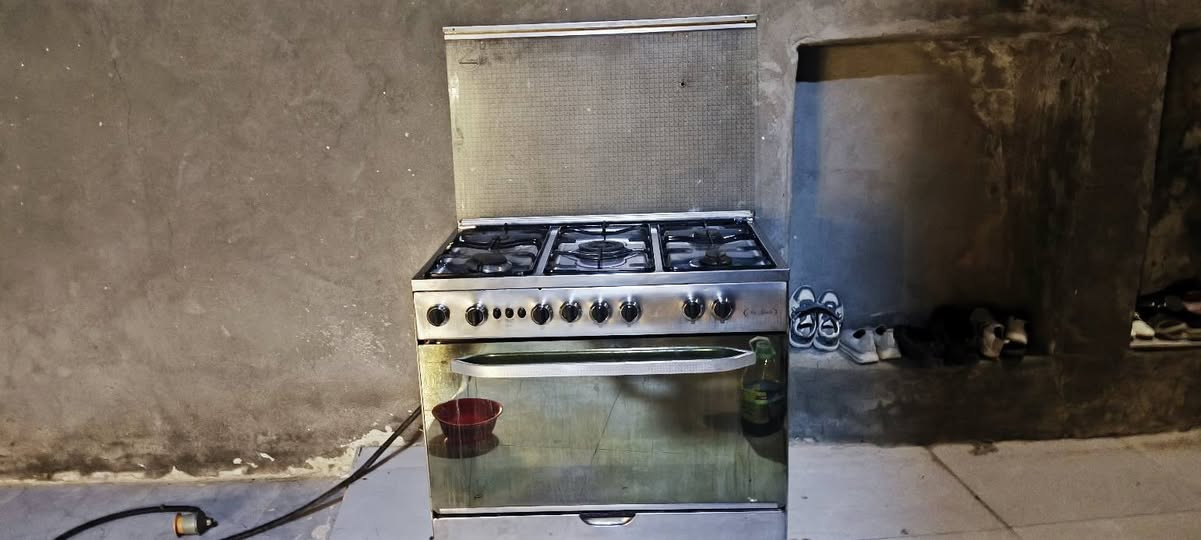 200وبي مجال بسيط او مراوس اب اصغر منه


**إذا كنت صاحب هذا الإعلان وتريد حذفه لأي سبب، رجاءا أرسل رسالة إلى الدعم الفني**