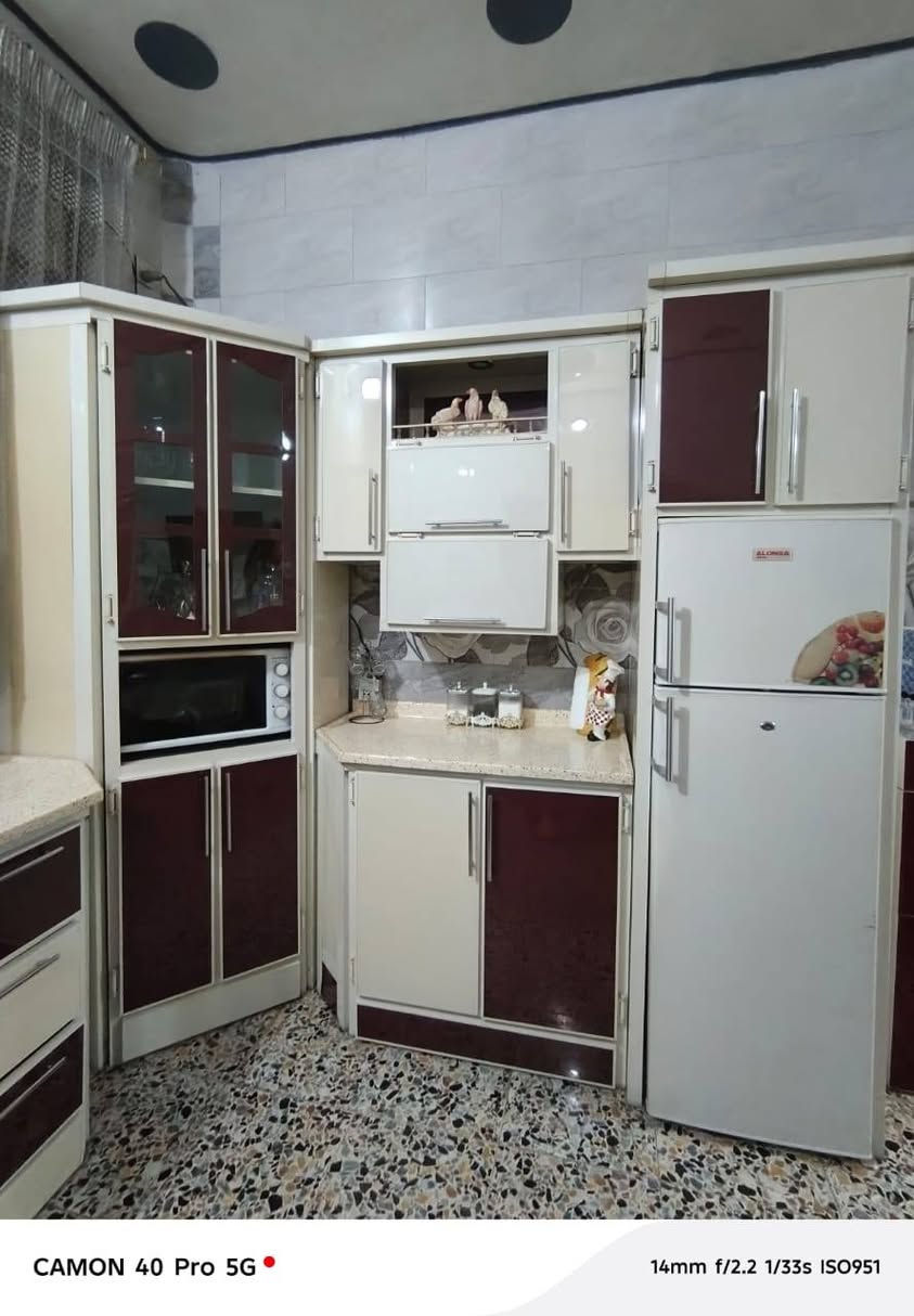 كاونتر  الالمنيوم والسطح مرمر ٤ قطع + زاوية+ طباخ فرش المصري جديد + مرشحة ..(٧٥٠) الف وبي مجال كلهن 
العنوان بغداد المحمودية 
***********
