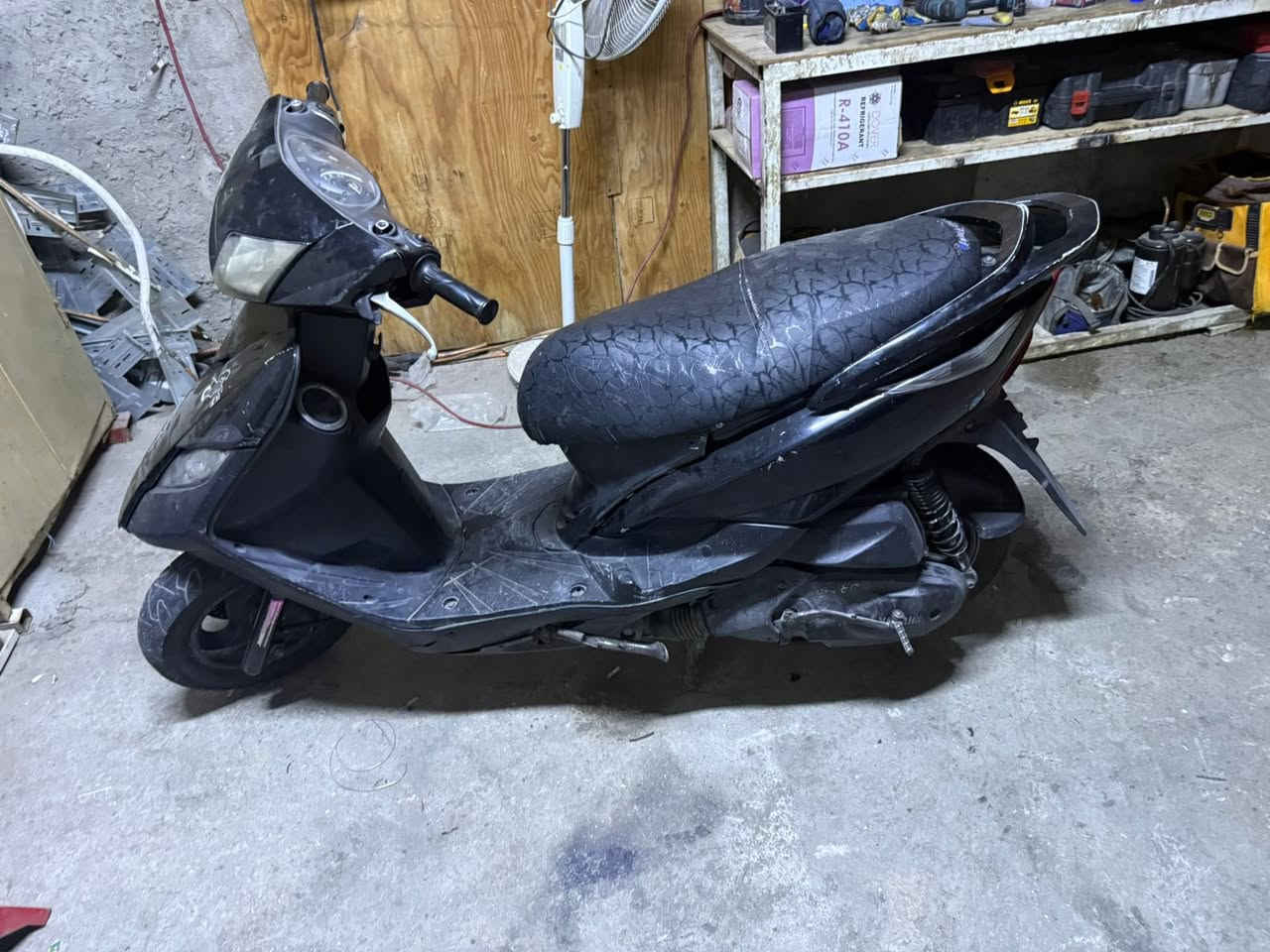 السلام عليكم دراجه ثعلب مرقم بغداد سنويه بأسمي عظم عاج تحويل ثاني يوم دراجه بيها فيت بم والمكينه مكفوله متواجد بس واتساب الراغب بالشراء يتصل مكانها بغداد الحبيبه *********** متواجد بس واتسابببب
