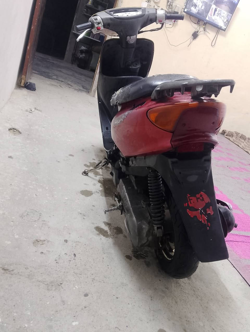 دراجه للبيع بغداد الشعله نقص باتري والوجه 200 وبيها مجالتعبان***********
