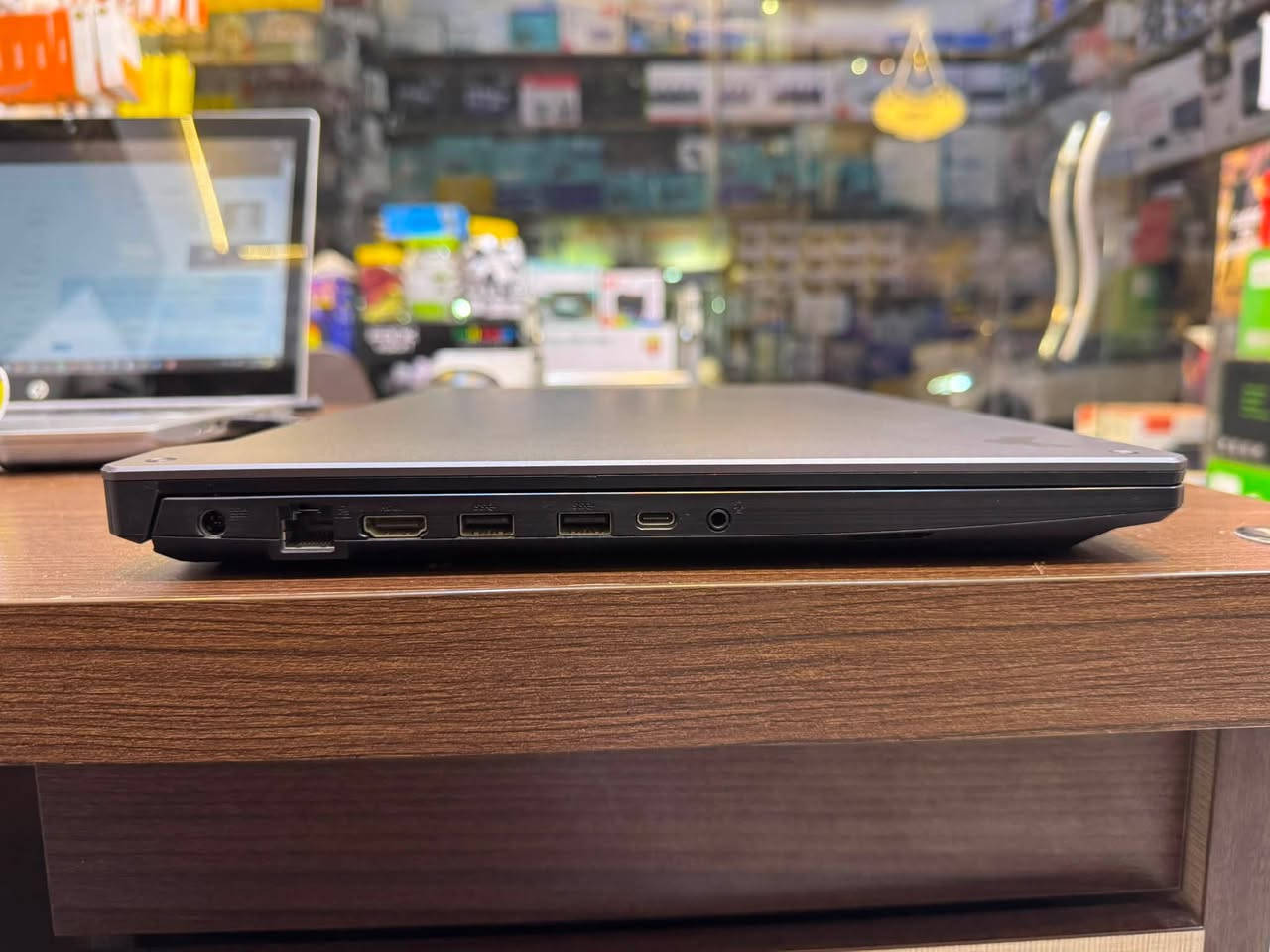 800 الف
لابتوب كيمنك 
شاشة كبيرة 17.3
i7 جيل 11
رام 16 3200
3050 4gb
تخزين m.2 500gb


**إذا كنت صاحب هذا الإعلان وتريد حذفه لأي سبب، رجاءا أرسل رسالة إلى الدعم الفني**