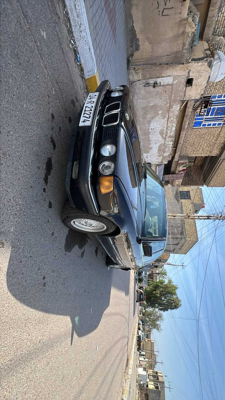 سلام عليكم بي ام 735موديل 91 ب اسمي رقم انكليزي محرك خير منن الله صدر امامي خلفي جديد تخم تاير جديد مابيهه اي ضرر فقط البگ يأخر بيع السعر 39 وبيهه مجال مكاني بغداد الحسينيه للاستفسار ***********
