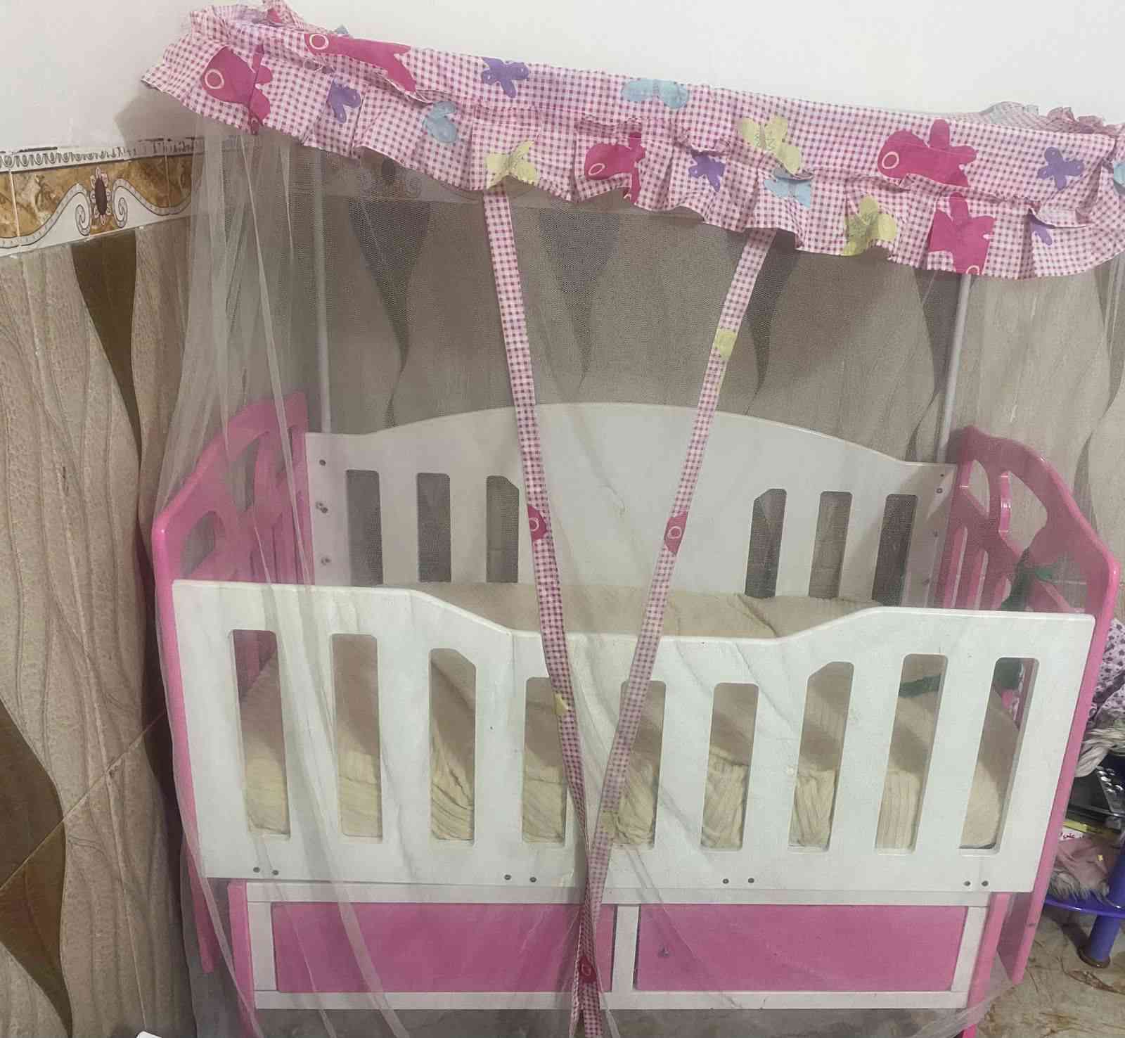 السلام عليكم ورحمة الله تعالى وبركاته
كاروك للبيع السعر 45وبيه مجال 
ماخذه 110
مكاني النصر 
رقم الهاتف ***********
الخاص مفتوح
