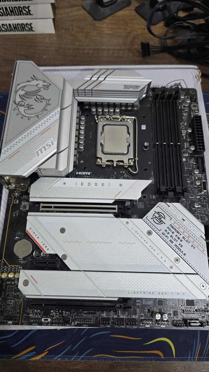 السلام عليكم
I9 14900k Box
Z790 msi edge white 
للمراوس بمعالج Amd High End


**إذا كنت صاحب هذا الإعلان وتريد حذفه لأي سبب، رجاءا أرسل رسالة إلى الدعم الفني**