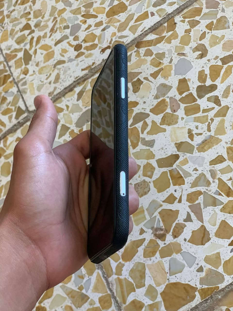‏تم إعاده المنشور بسبب الوعود الكاذبه
السلام عليكم 
للبيع آيفون 11عادي لون أبيض 
ذاكره 128 
بطاريه 75 
الجهاز مبدل شاشه نوعيه ممتازه 
اكو فطر بلضهر ومغلف تغليف 180 درجه 
الجهاز كلشي شغال  
السعر 170 بي مجال 
مكان تكريت
الاتصال***********
