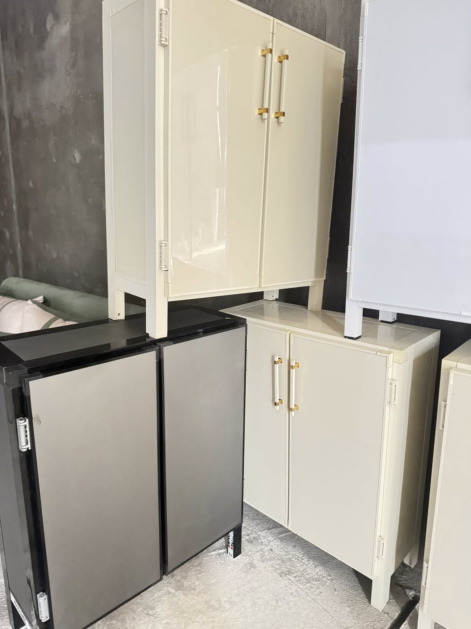 كيشوانية شغل جيد جداً 
قياسات 
94 الارتفاع
30 النزال
78 العرض
السعر جملة مفرد 75
يوجد توصيل


**إذا كنت صاحب هذا الإعلان وتريد حذفه لأي سبب، رجاءا أرسل رسالة إلى الدعم الفني**