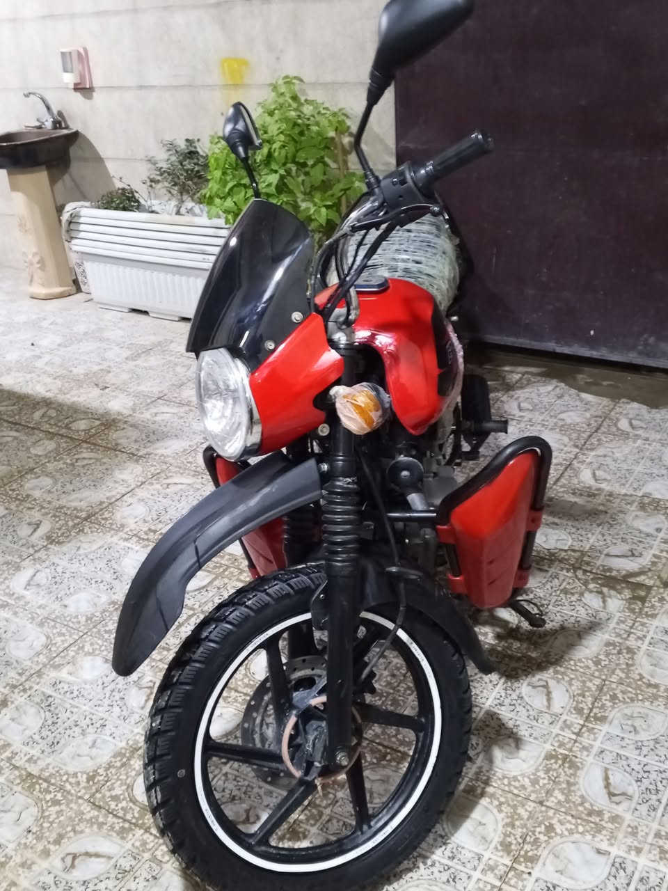 بوكسر جبلي الدراجه محرك خير من الله مامفتوح بلادي كهربائيات شغالة الدراجه تانكي صفاحيات بكلايت مازده اشاير دسكات كله جديد زوج تايرات جدد الدراجه نضيفه احلا من الصور اوراقها كامله السعر 1600 المكان بغداد قرب علوت الرشيد ***********
