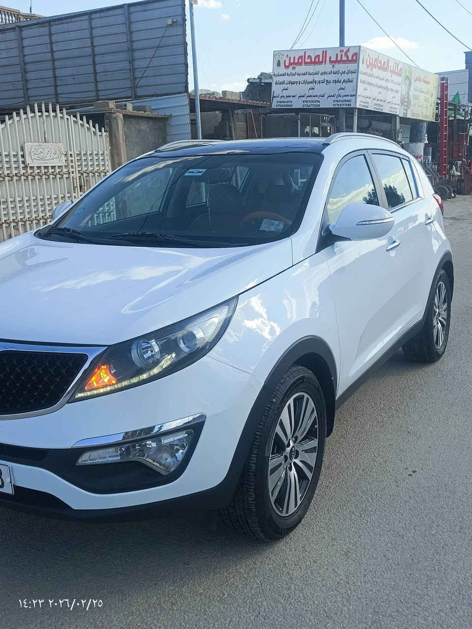 سلام عليكم 
سبورتج  2016 رقم بغداد 
فوول مواصفات واحد ع واحد 
ماشيه 175 الف شرط الفحص 
بيه باب رش بدون معجون وباقي كفاله عامه 
💥بنراما 
💥كشافات جانبيه 
💥سبير مانازل 
💥تخم تاير جديد 
💥كامره خلفيه 
💥شاشه كبيره 
للاستفسار / ***********
                ***********
