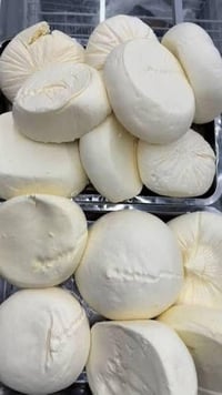 قريبا راح يوصلني جبن عرب بغداد مالح  حلو  فاهي  سعر كيلو 10 الف  للحجز...