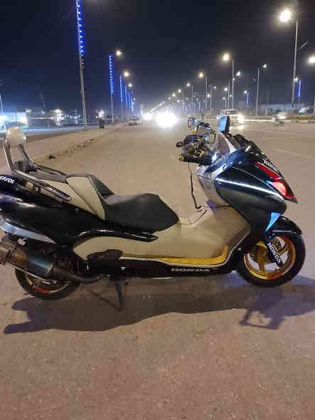 فورزه 0/9 كرستال الدراجه فول تزويد كلها شغاله كل نقص ما بيها لغود اماميه و لغود نفخ خلفيات وجه صقر سستم نيكل كروم و نيكل ذهبي كامره اماميه و كامره خلفيه نظام اي بي اس و مانع انزلاق هواي بيها تزويد ما اكدراذكره الدراجه مفوله شباب 

سعرها 1600 الشراي يتصل و يدلل الدراجه تسوه اكثر من هذا السعر 

عنواني كوت حي الحكيم  ***********
