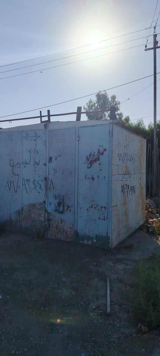 سلام عليكم عندي هاذة الكشك للبيع مكان تقاطع ابو جسرة الرقم ***********
