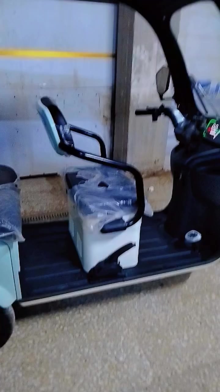 للبيع
شحن بطايريات جديده سعرها مليون و50 مكان بغداد بلديات *********** نضيفه
