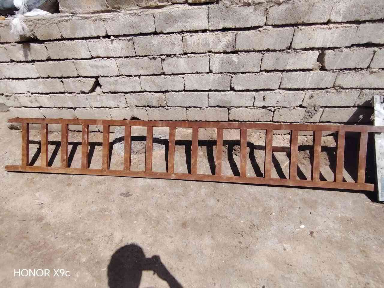 السلام عليكم جناب للبيع ارتفاع 80 هوه وتعلاواته  الطول 13/60 نضيف مابيه اي شي المكان البصره الدير السعر 12 ورقه وبي مجال
***********
